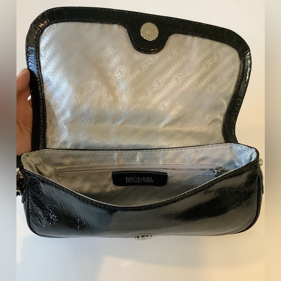 Michael Kors Patent clutch wristlet bag - Picture 4 of 4